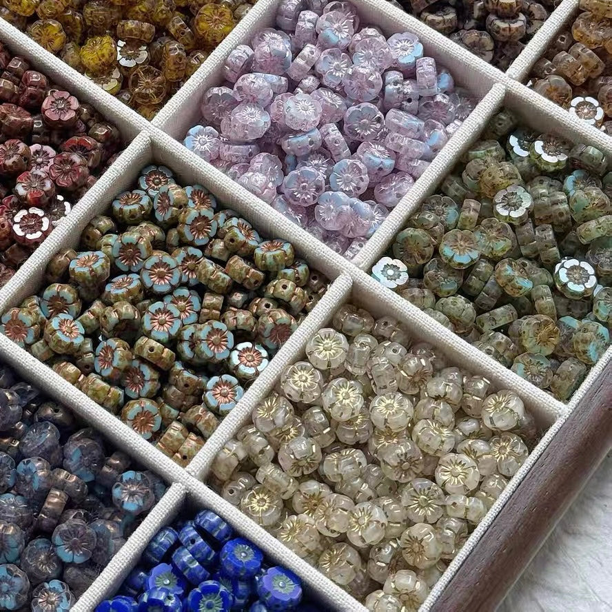 Hawaiian Flower Czech Beads