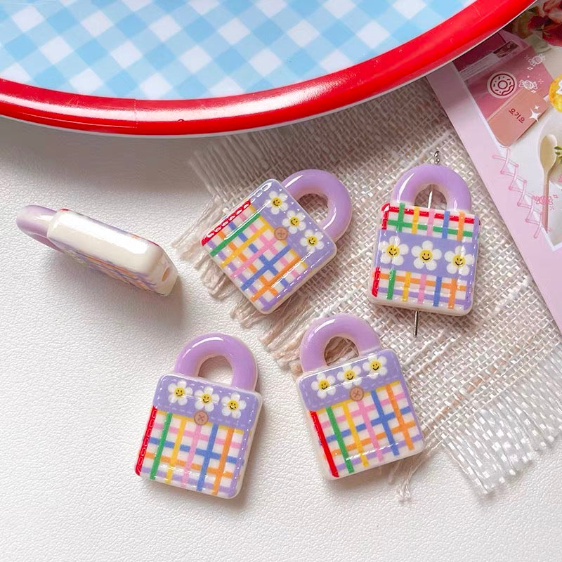 Flower Handbags & HK Rainbow Acrylic Cube Beads