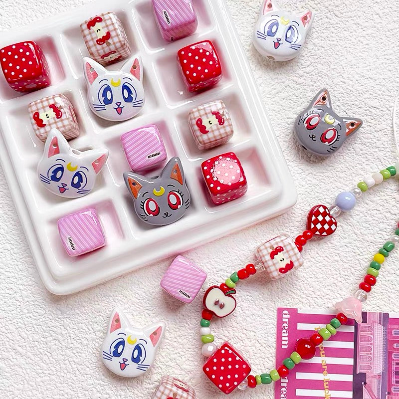 Cat-shaped Red Polka Dot Acrylic Cube Beads