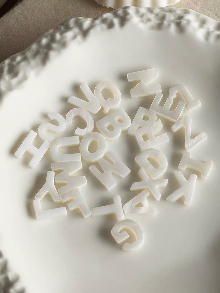 Natural Shell 26 English Letter Beads