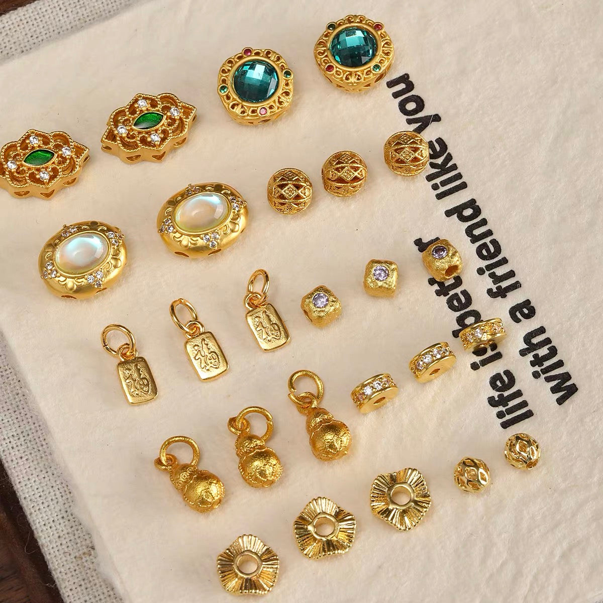 High color-retention placer gold bead