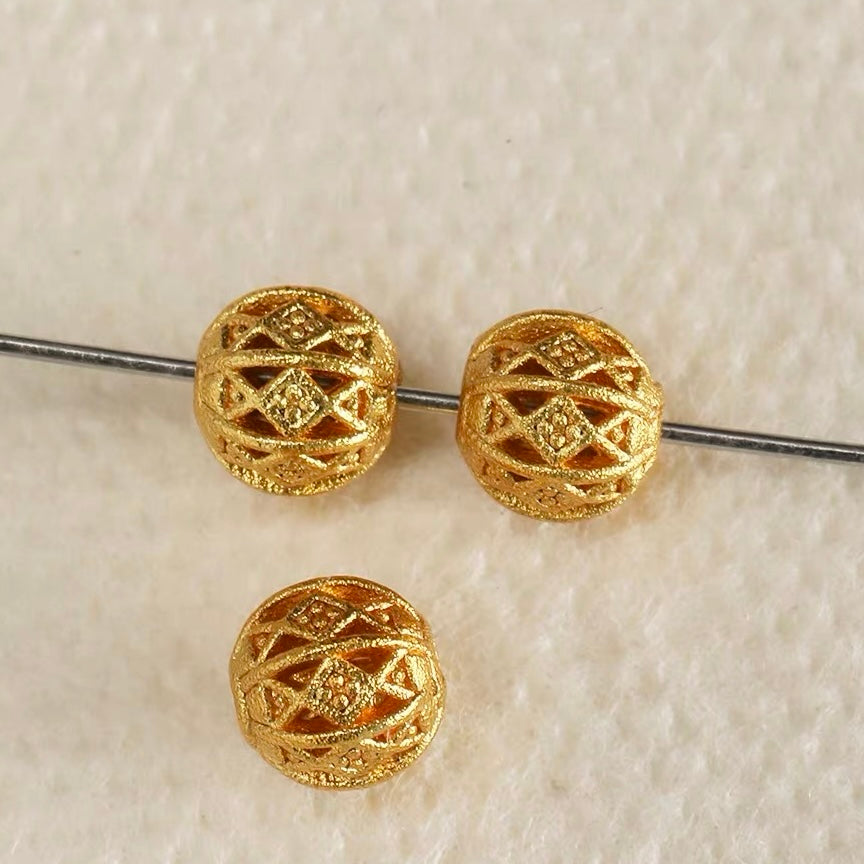 High color-retention placer gold bead