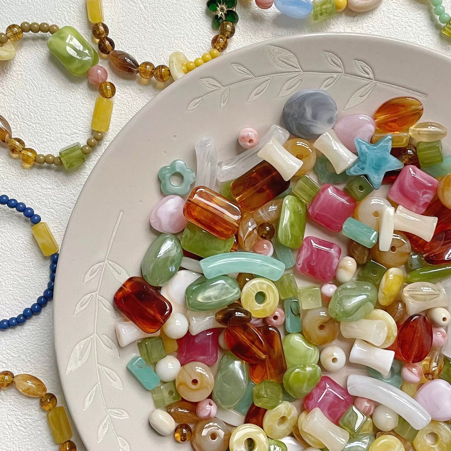 Vintage Acrylic Beads set:50g/1.76oz Mix Random Beads for Bracelet Crafts