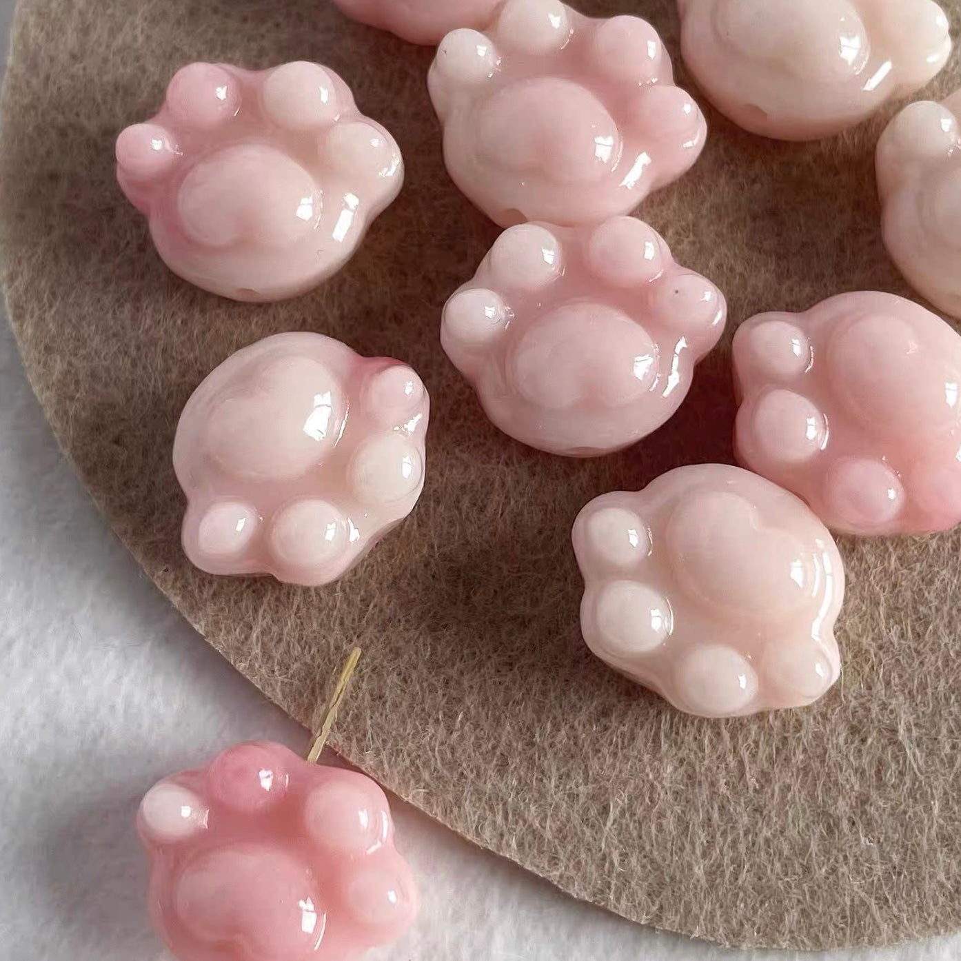 Shell Powder Pressed Cat Paw Beads