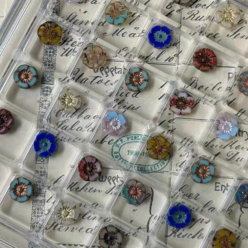 Hawaiian Flower Czech Beads