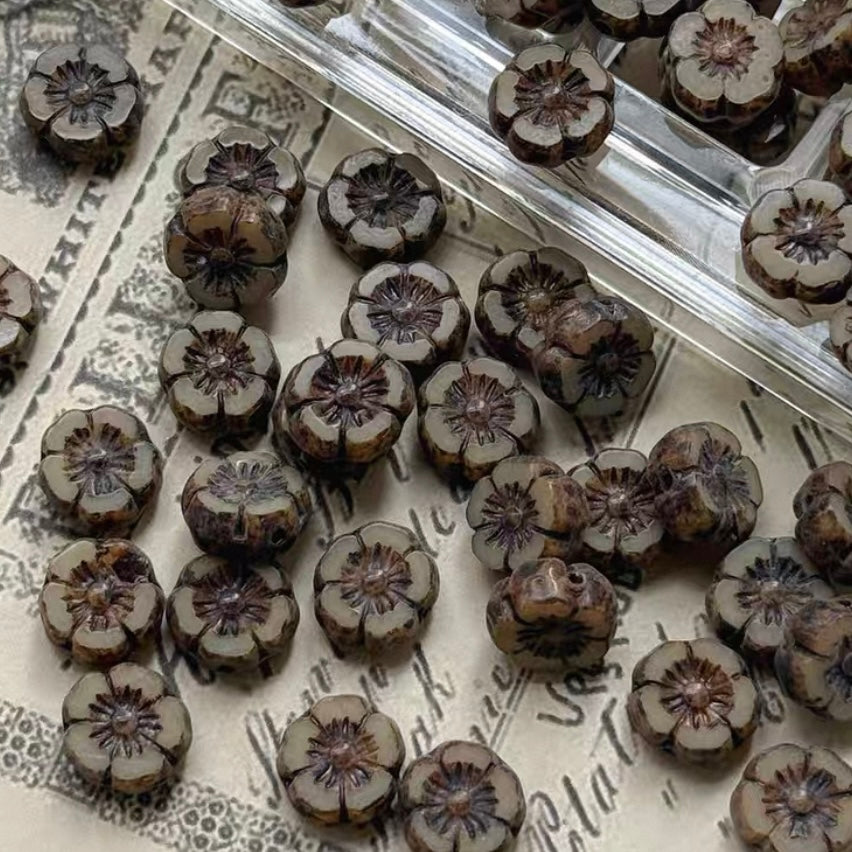 Hawaiian Flower Czech Beads