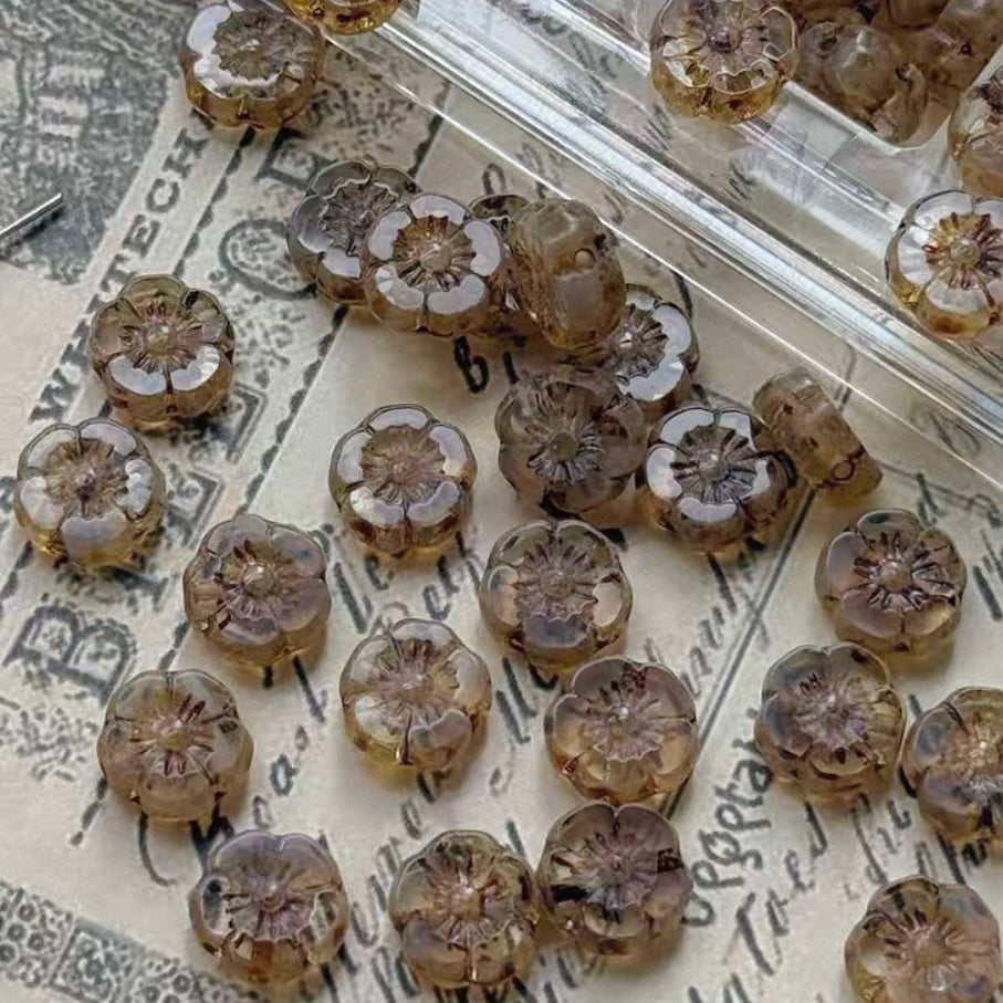 Hawaiian Flower Czech Beads