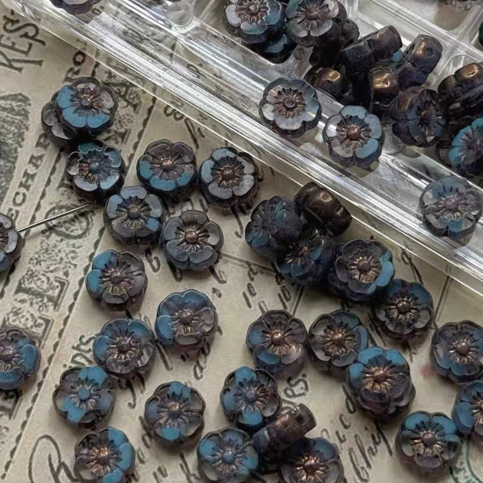 Hawaiian Flower Czech Beads