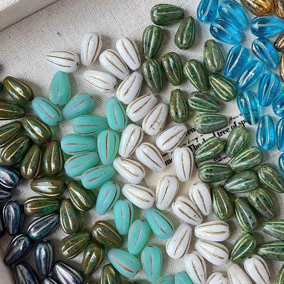Teardrop Vintage Czech Beads