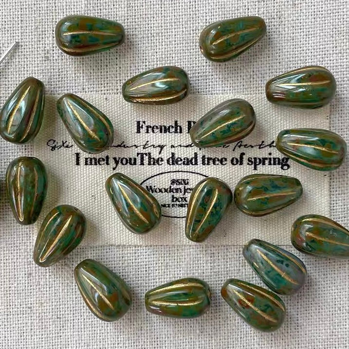 Teardrop Vintage Czech Beads
