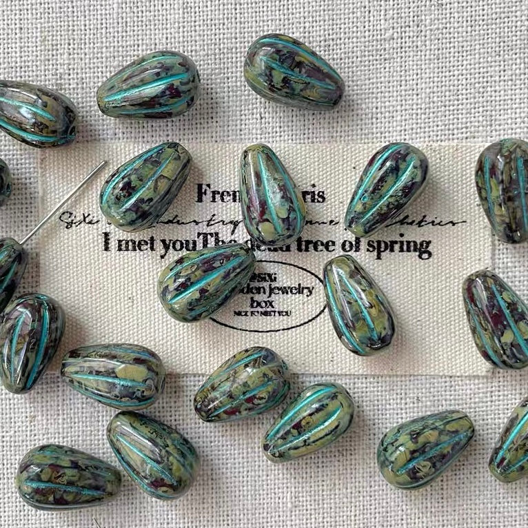 Teardrop Vintage Czech Beads