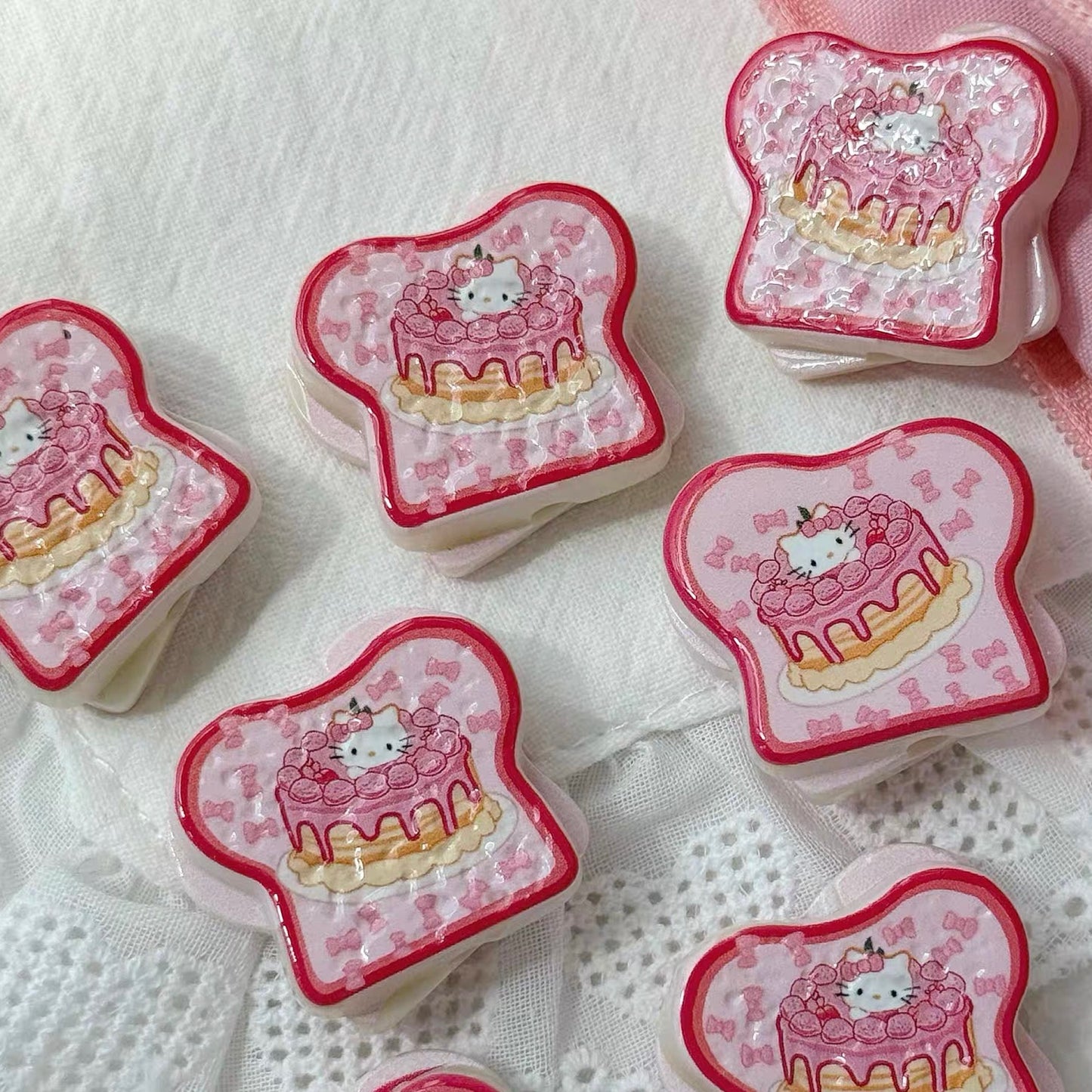 HK Bear Cute Resin Toast Beads