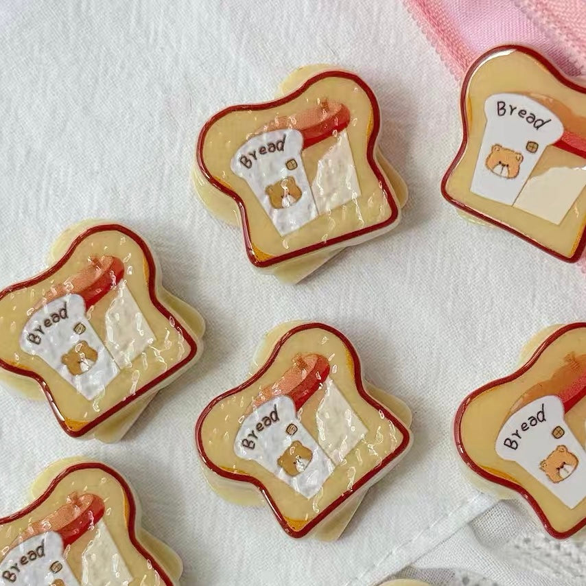 HK Bear Cute Resin Toast Beads