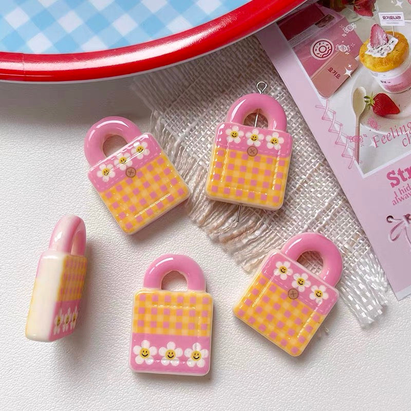 Flower Handbags & HK Rainbow Acrylic Cube Beads