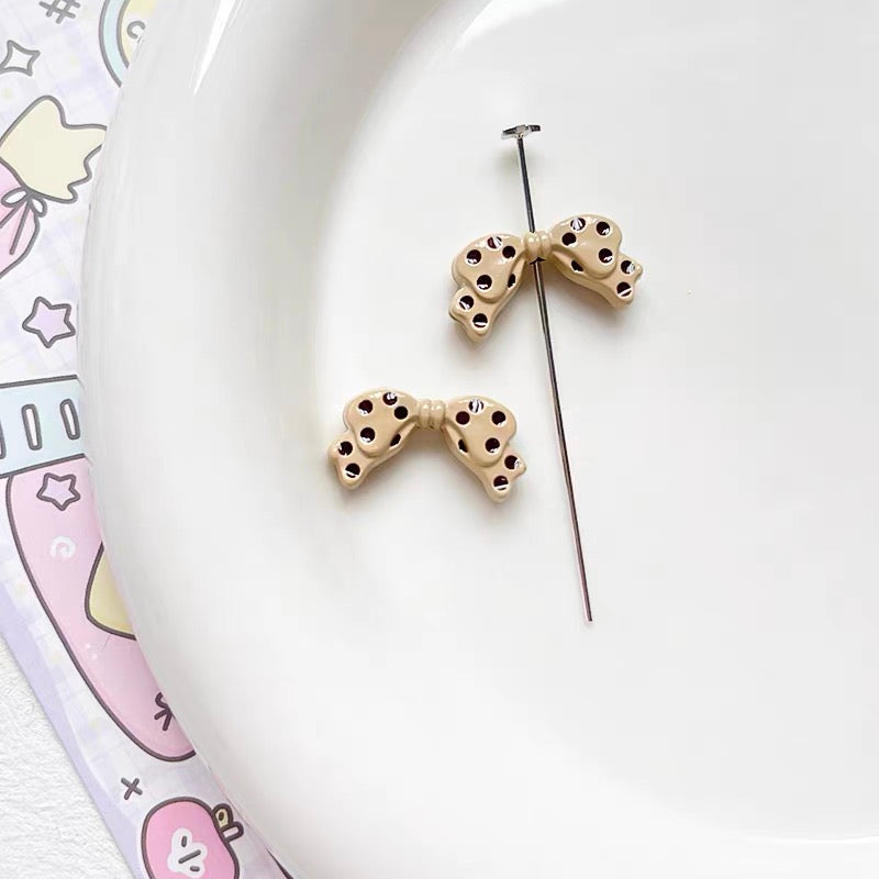 Polka Dot Bowknot Alloy Enameled 3D Beads