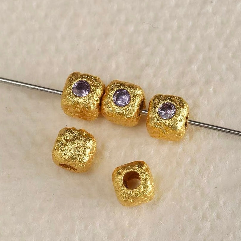 High color-retention placer gold bead