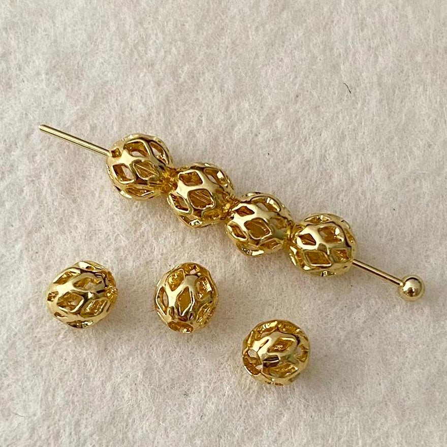 High color-retention placer gold bead